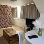 Appartamento Maison Anna Clara - Stijlvol Gerenoveerd Met Parkzicht In *